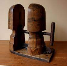Hat Stretcher Adjustable Wood Milliner Hat Block Display Stand