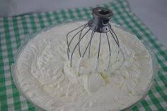 La Creme Parfaite Pour Decorer Un Gateau Creme Pour Gateau Decoration Gateau Douceurs Et Friandises