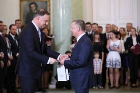 Absolwent uniwersytetu jagiellońskiego w krakowie, wydział prawa (1979), studiów podyplomowych z religioznawstwa na uj. Marian Banas Kim Jest Nowy Minister Finansow Zyciorys Gazetaprawna Pl