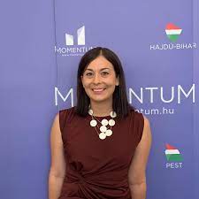 Mti/illyés tibor) holman magdolna azt közölte, a momentum a vizsgált időszakban nem teremtette meg gazdálkodásának átláthatóságát, illetve a közpénzek felhasználásának elszámoltathatóságát a párt tagsága és az. Cseh Katalin Momentum Magyar Sikersztorik A Siker Titkai Elso Kezbol Podcast Listen Notes