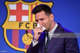 Được biết, psg đã theo đuổi messi từ tháng 2/2021, nhưng cầu thủ mang áo số 10 muốn ở lại camp nou. Rq62tg W6vd 3m