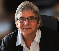 Robin Whitten's Instagram, Twitter & Facebook