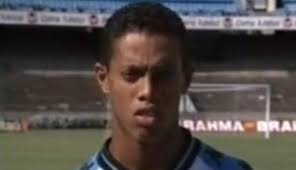 Ronaldinho é gênio, sempre foi. Ronaldinho Career Highlights Ronaldinho Soccer Com