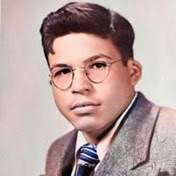 Anna Hocking's Instagram, Twitter & Facebook