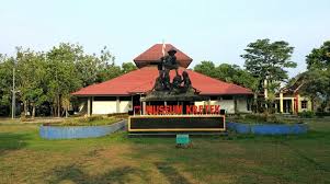 Info harga tiket masuk waterboom museum kretek kudus 2019. 21 Tempat Wisata Di Kudus Kota Kretek Yang Penuh Sejarah