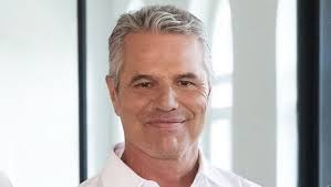Die prosieben maxx nfl kommentatoren sind nur bedingt akzeptabel und nicht so lustig wie sie sich fühlen. Jan Stecker