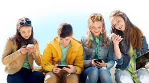 los nuevos adolescentes de hoy: dependientes, solitarios, poco interesados  en ser adultos - Semana