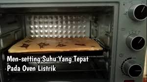 Kue bolu yang dalam bahasa inggris disebut dengan cake merupakan kue dengan bahan utama tepung terigu, gula serta. Cara Memanggang Bolu Gulung Dengan Oven Listrik Youtube