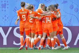 Vrouwen uzsc hervatten eredivisie met 29. Rake Penalty Vlak Voor Tijd Brengt Oranje Naar Kwartfinales Wk