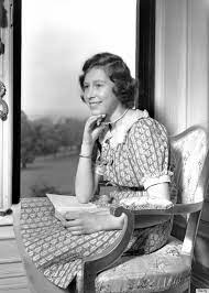 My Favorite Sanctuary Young Queen Elizabeth Age 14 Reading A Book Young Queen Elizabeth Elizabeth Ii Princess Elizabeth