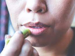 Don't forget to lube up your lips, too, with an spf lip moisturizer. Sunburned Lips Swelling Healing Time And More