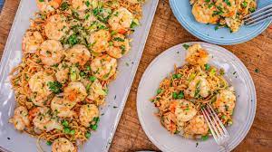 Try it and step into garlicky lemon pasta dinner heaven. Rachael S Spanish Shrimp Scampi Pimento Rice With Peas Rachael Ray Show