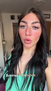 Mellymoo22 (@mellymoo2212)