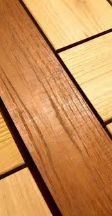 Planches de bois en robinier pour terrasse ou construction : Direct Acacia Terrasses Paves Et Bardages En Acacia