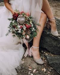 Sie können zwischen langen oder kurzen brautkleidern, strandhochzeitskleidern, brautkleidern in übergrößen. Fur Die Hochzeit Perfekte Schuhe Finden Tipps Und Ideen