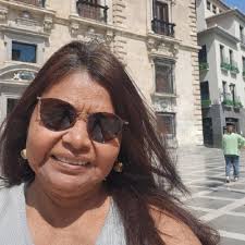 Trabaja 3 días y cobra 1.182 €: Mercadona busca 428 personas para trabajar  en tiendas, oficinas y almacenes