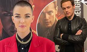 Red notice starring sam heughan. Uwefsy2sjsz03m
