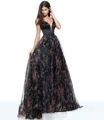 С поздравлением к ребятам обратится министр просвещения сергей кравцов, напутственные слова скажут любимые учителя всех выпускников страны поздравят также активисты российского движения школьников. Shok Platya Na Vypusknoj 2021 2022 9 Klass 105 Foto Novinki