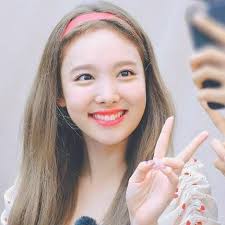 1. Ayon kay Vitaliano Gorospe (1974) ng kanyang aklat na pagtatago  ngkatotohanan, ano ang mga pangyayari na