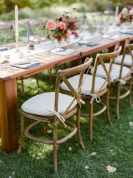 A Farm Wedding With A Big Dose Of Color Outdoor Harvest Table Harvest Table Blue Napkins