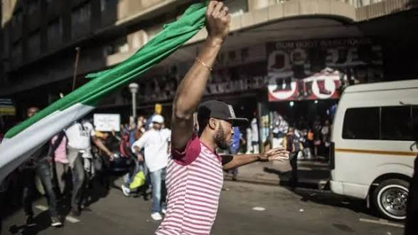 Nigerian Immigrants in South Africa Reportedly Arm Themselves Amid Renewed Attacks on Foreign Nationals - Southern Report