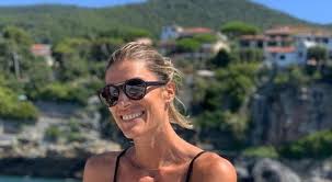 Credo nell'amore, credo che ci sarà un domani un futuro marito, che ci sarà un bambino e mi costruirò una famiglia come l' ho. La Piccinini Dice Basta Ho Vissuto Un Sogno Ma Ora Cerco Altre Emozioni