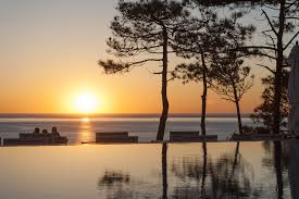 Une Piscine A Debordement Et A Effet Miroir Amazing Pool Outdoor Lacoorniche Pyla Dune Du Pilat Arcachon