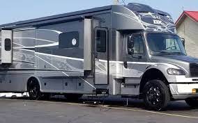 Jan 04, 2021 · class c motorhomes have more sleeping capacity because the cot over the driver makes a useful extra bed. 8 Awesome Class C Motorhome Floorplans With Bunk Beds