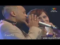 Listen to 2020 separuh akhir muzik muzik 35 now. Tomok Yana Samsudin Cinta Tak Pergi Muzik Muzik 29 Separuh Akhir Pertama Youtube