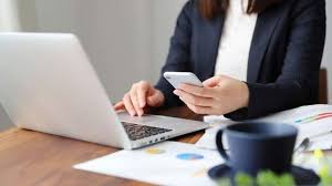 Αν ξέρουμε να μεταφράζουμε, να φτιάχνουμε τηλεργασία σκίτσα, να φτιάχνουμε προγράμματα για υπολογιστές, μπορούμε να δουλεύουμε από το σπίτι μας (teleworking) αποφεύγοντας τις καθημερινές μετακινήσεις. Thlergasia Oi Allages Poy Erxontai Apo Thn Paraskeyh Ta Nea