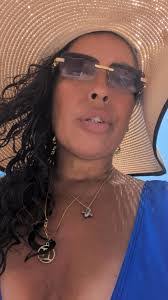 Deborah Larue's Instagram, Twitter & Facebook