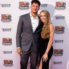 Patrick Mahomes Bio Net Worth Girlfriend Wife Ethnicity Contract Salary Parens Age Record Height Current Team Trade Family Facts Wiki Gossip Gist
