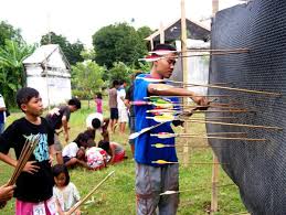Tali digunakan untuk menarik busur sampai melengkung. Jemparingan Jawi Mataram Budaya Melatih Olah Rasa Dan Olahraga