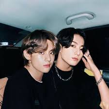 Jungkook ist so trusfrated !!! Jungkook And V Of Bts Bts Taehyung Bts Jungkook