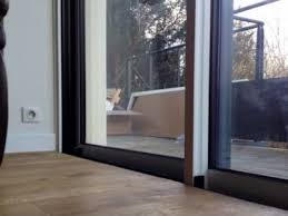 Avec les baies coulissantes k•line, vivez au rythme des saisons ! La Baie Coulissante Ultra Isolante