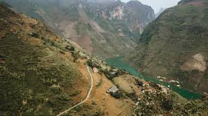 Lá của loài nho đỏ có tác dụng. Vietnam Ha Giang Loop Nho Que River Lass Mal Los Reisen