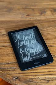 Review Kobo Clara Hd En Een Kobo Plus Abonnement In 2020 In Slaap Vallen Films Kijken Corona