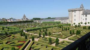 Le jardin d'eau forme, avec son miroir louis xv, une réserve d'eau dans un. Les Jardins De Villandry Vont Rouvrir Au Public Des Samedi Prochain