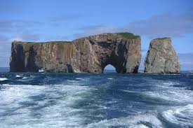 Le Rocher Perce Arche Naturelle Rocher Perce Perce Les Rocheuses