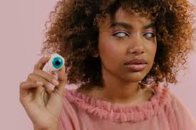 A Newbie Cosplayer's Guide to Using Contact Lenses