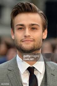 246 fotos e imagens de alta resolução de Douglas Booth Noah