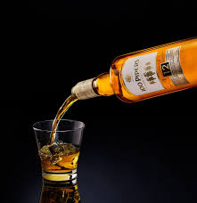 Seagram S 100 Pipers Bottle And Pour On Behance In 2020 Piper Whisky Bottle Bottle