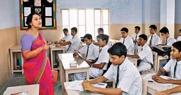 গেজেটেড পদমর্যাদা পেলেন মাধ্যমিক বিদ্যালয়ের সহকারী শিক্ষকরা