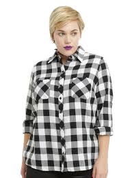 Black And White Flannel Women S Lt P Gt Give Flannel Your Own Feminine Touch In This Black And White Plaid Woven Top Whether Black And White Flannel Plaid Shirt Outfits Black And White Tops