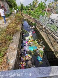 Maybe you would like to learn more about one of these? Twitter à¤ªà¤° Misiah Taib Ketika Perlunya Sistem Perparitan Saliran Yg Lebih Efisyen Tidak Dinafikan Faktor Manusia Turut Memainkan Peranan Parit Tersumbat Antara Punca Banjir Kilat Gambar Ini Di Rakam Di Lorong