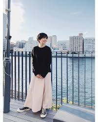 高山都 今年は全然セールに行かなかったけど 唯一の戦利品 aton tokyo にて桜色のスカートを シルエットが綺麗で 薄手のウールなのに洗濯機で洗えるんだそう 今年は全然セールに行かなかったけど 唯一の戦利品 aton t ファッション 日本のファッション