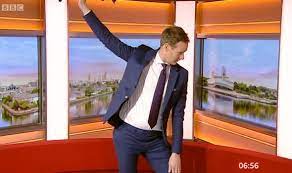 The host, 43, made a fist of the new. Dan Walker Causes Chaos As He Breaks Bbc Breakfast Set A Slight Problem Tv Radio Showbiz Tv Express Co Uk