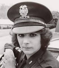 Trailblazing detective became bank fraud expert