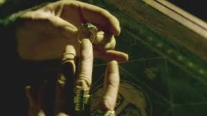 Marvolo gaunt's ring harry potter. 13 Harry Potter Plot Holes That Were Totally Solved Page 3