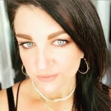 Melissa Purcell's Instagram, Twitter & Facebook